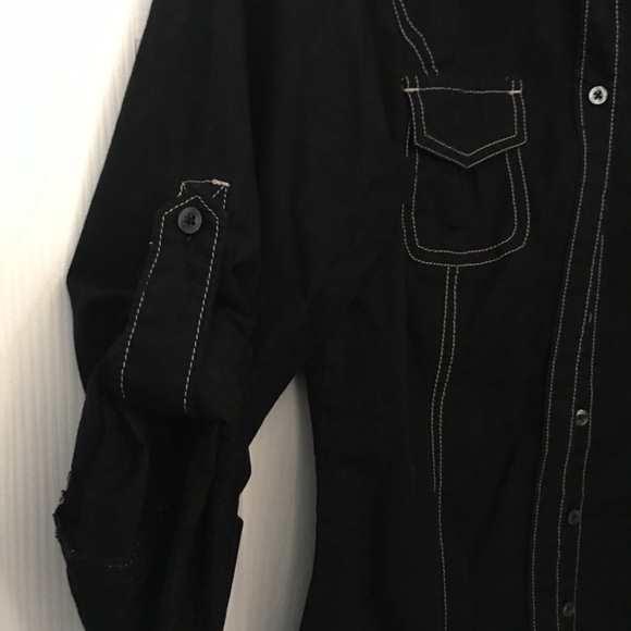 ☘️SALE☘️ Tommy Hilfiger Black Shirt - Picture 4 of 4